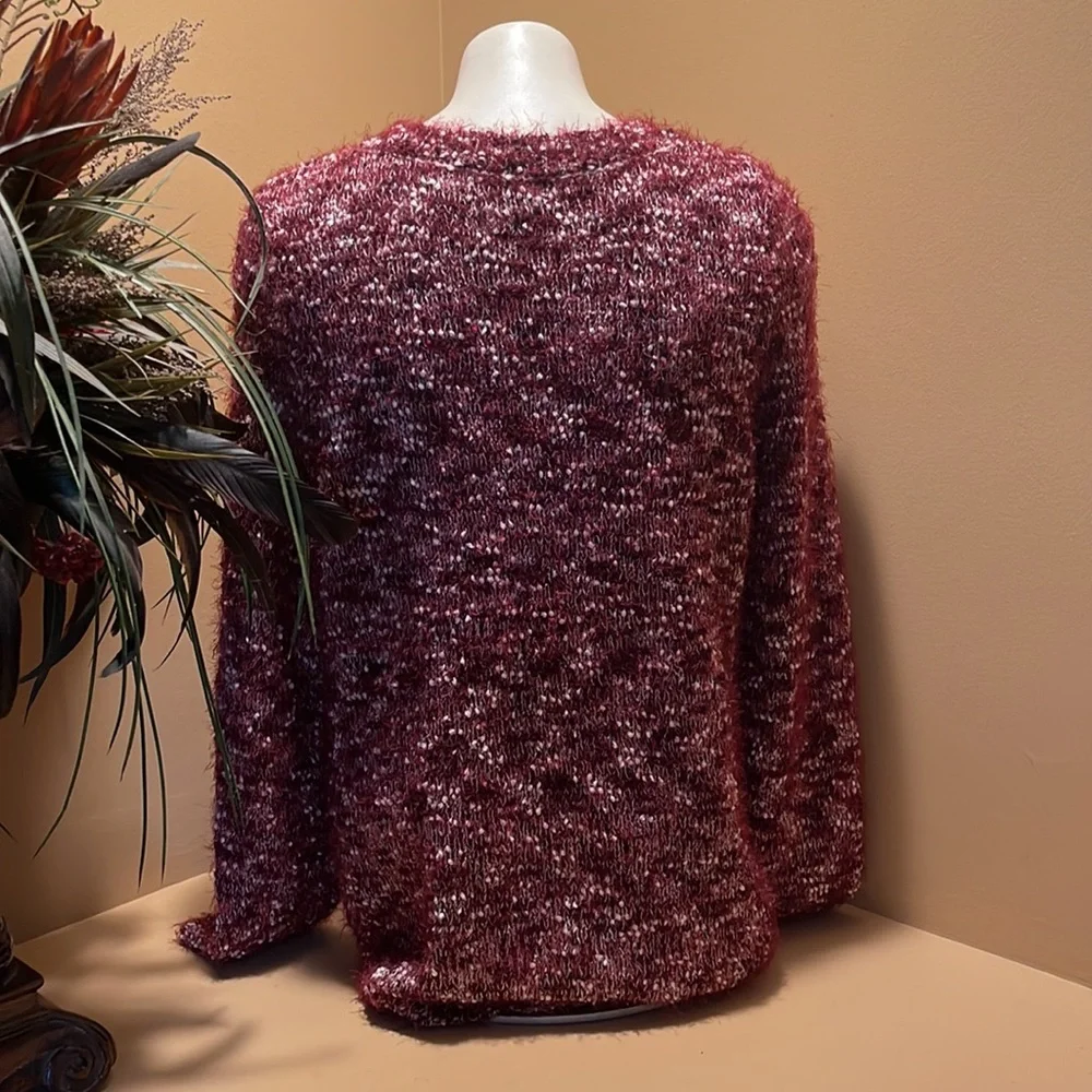 New Directions LS Large Sweater - Picture 4 of 7